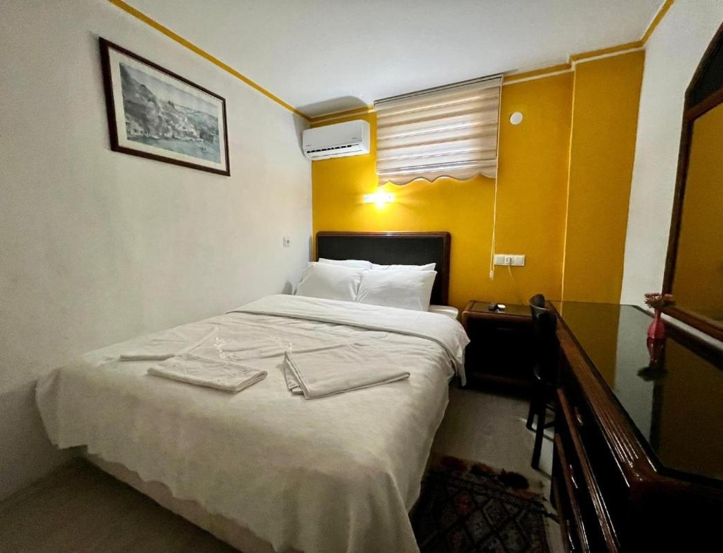 Tag Hotel *