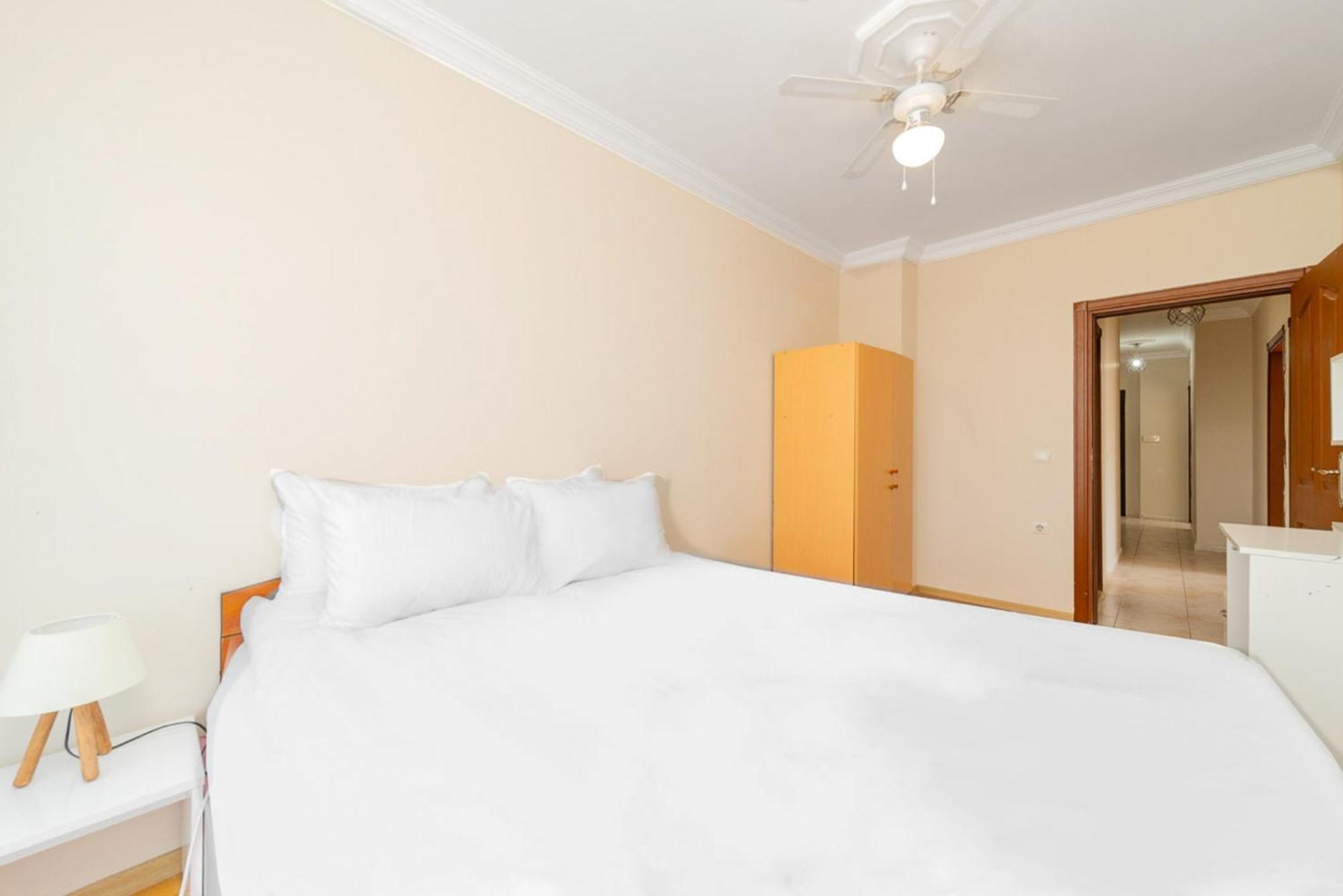 Apartment Central Flat W Balcony 10 Min To Hadrian Gates