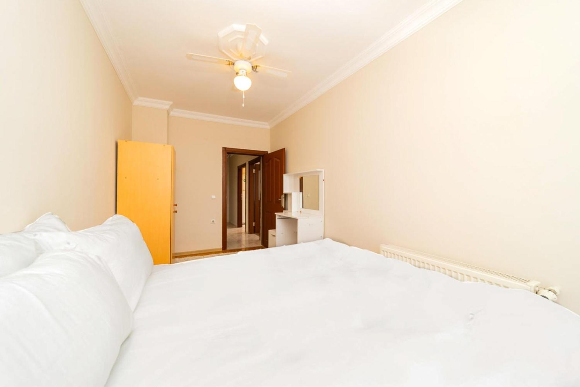 Central Flat W Balcony 10 Min To Hadrian Gates