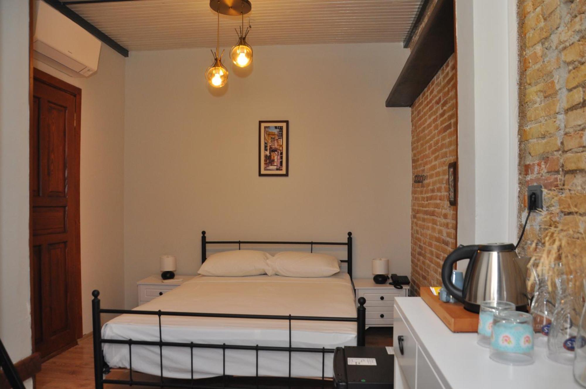 Oda ve Kahvaltı La Casa Carina 2*