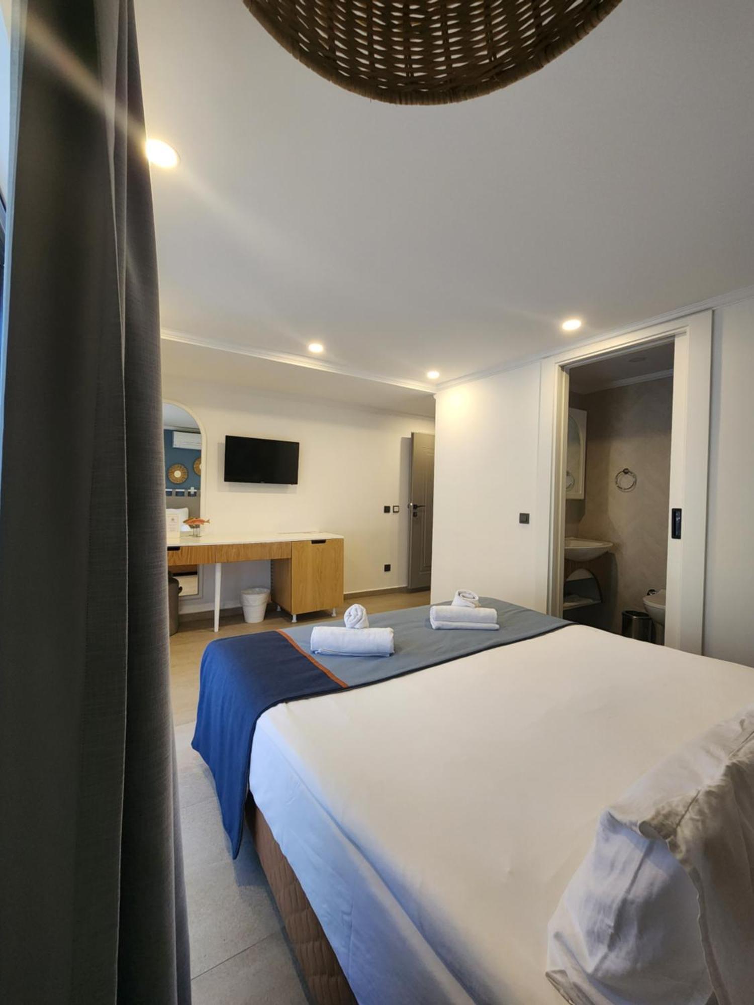 Hotel Park & *
