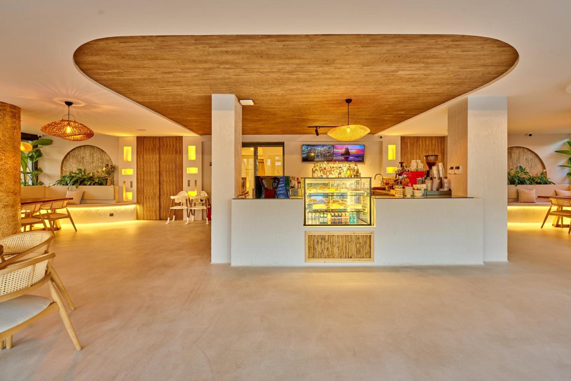 Lilium Boutique Hotel *