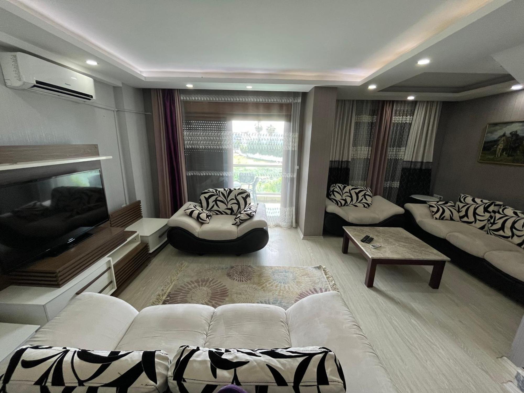 Gardenya Lara Hotel *