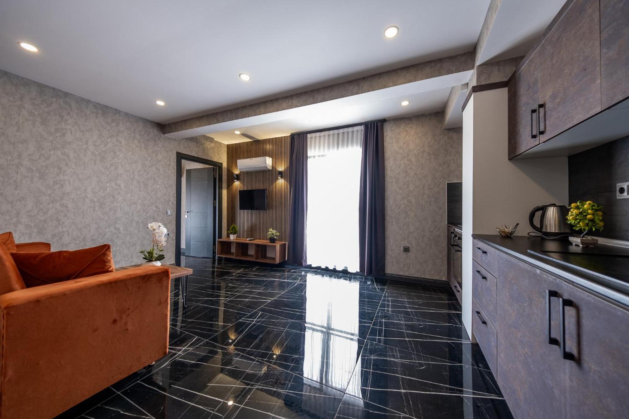 Mrt Lara Aparthotel *