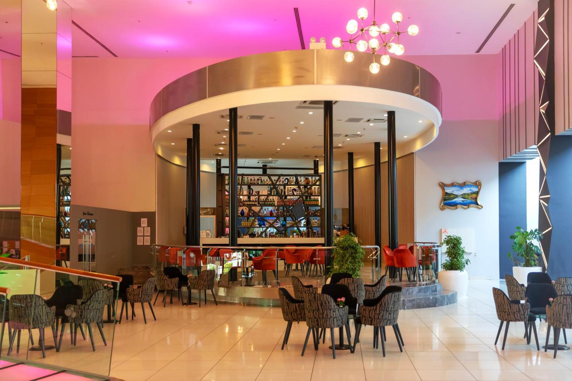 Crystal Centro - Ultimate Resort