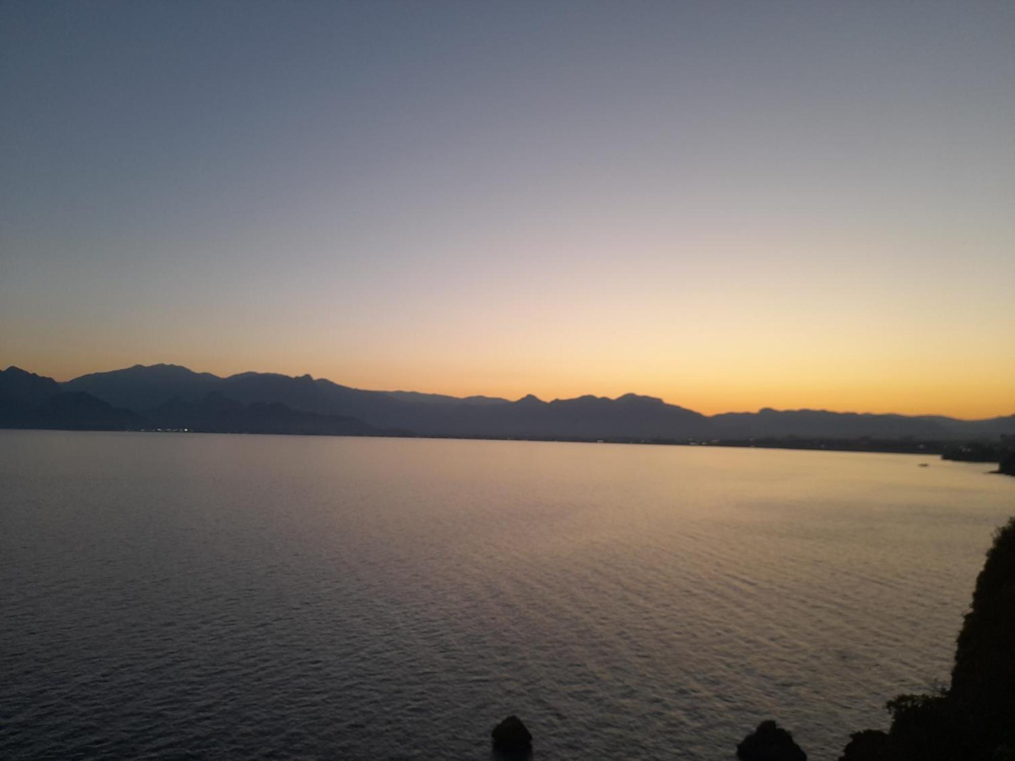 Close To The Sea In The Of Apartment *