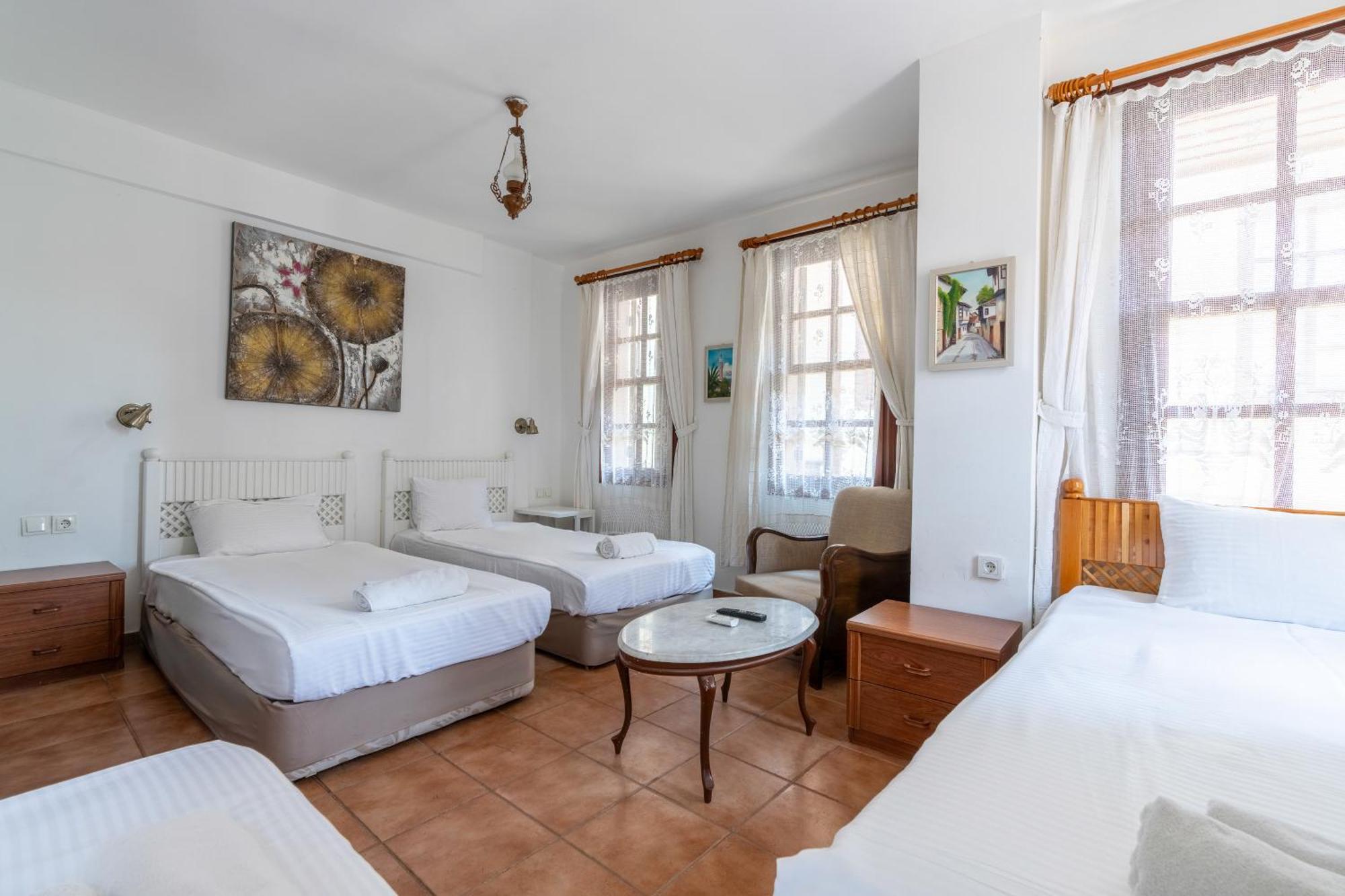 Atelya Art Otel