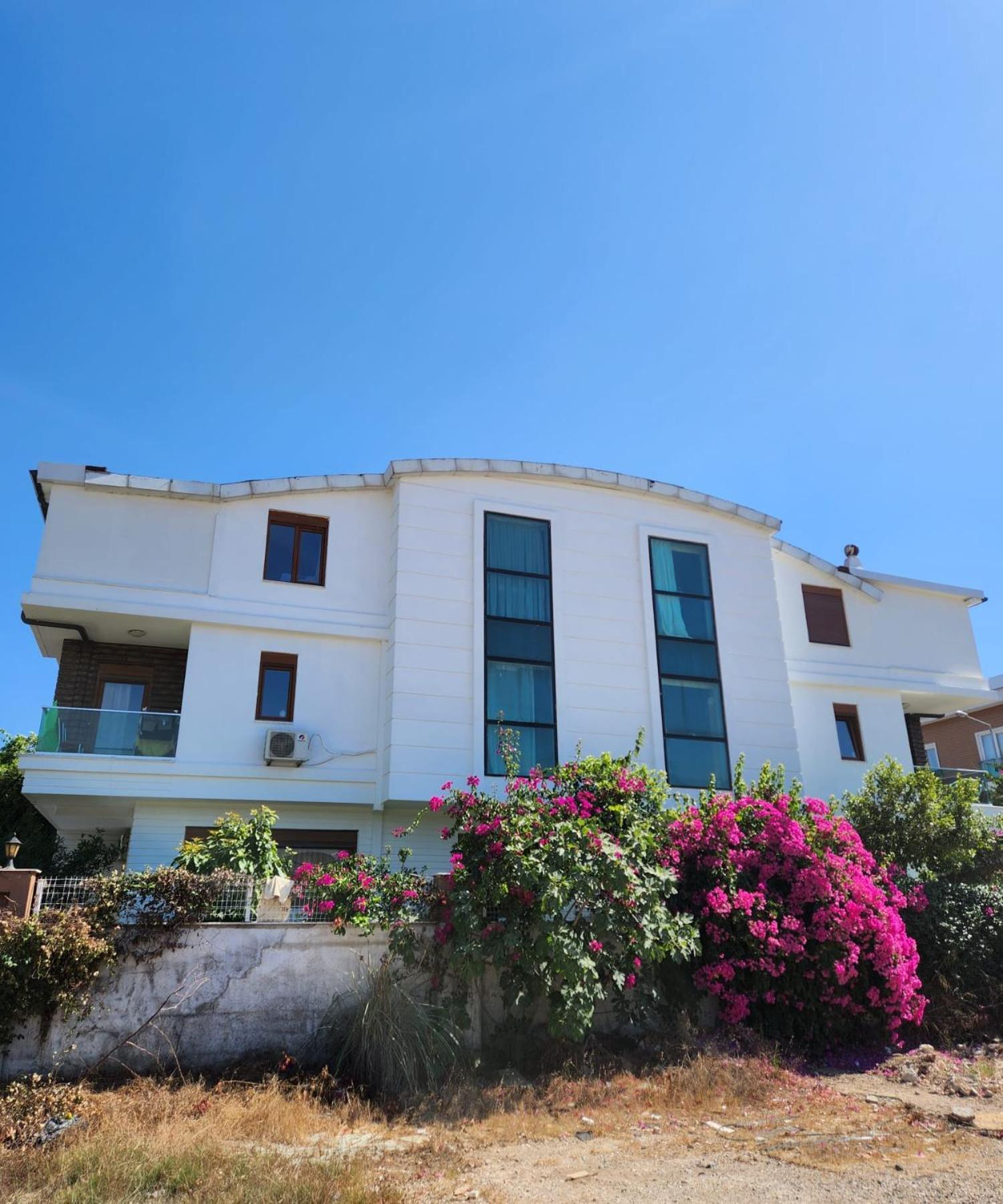 Lara Breeze Homes