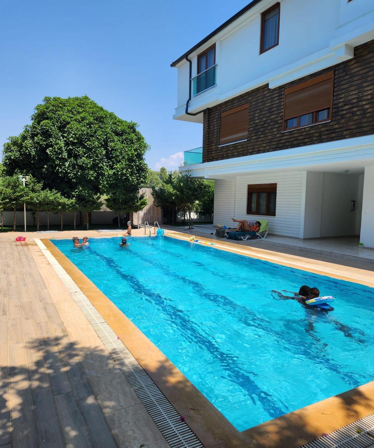 Lara Breeze Homes Apartment
