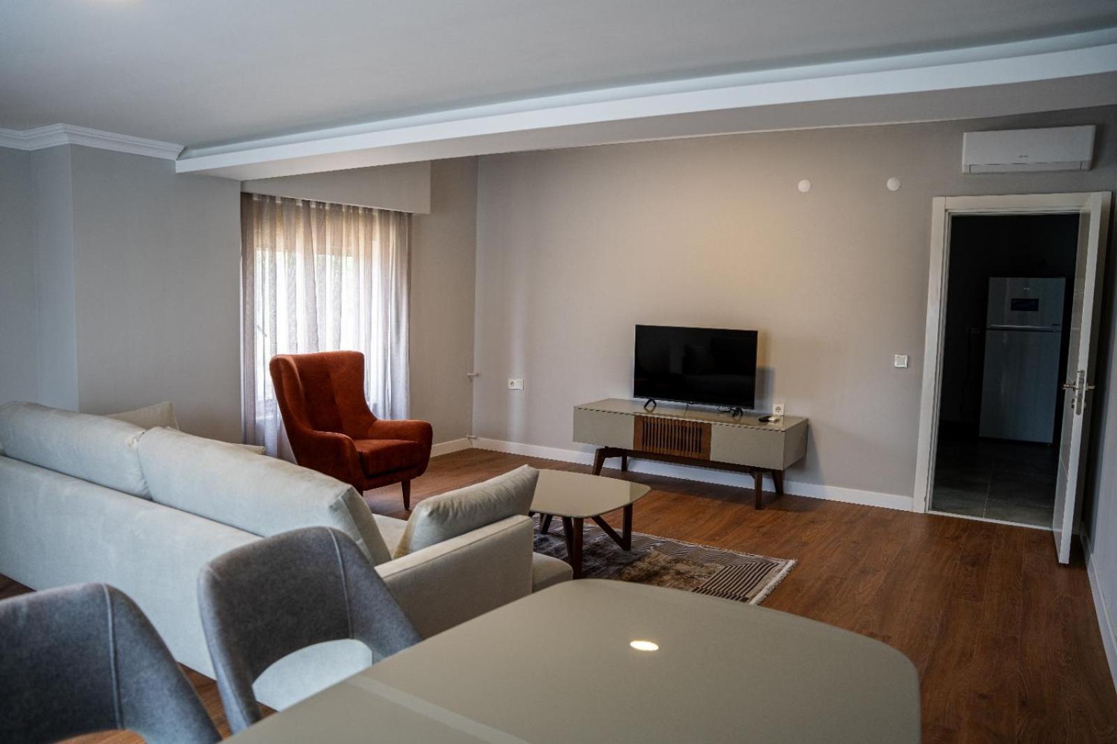 Lara Breeze Homes