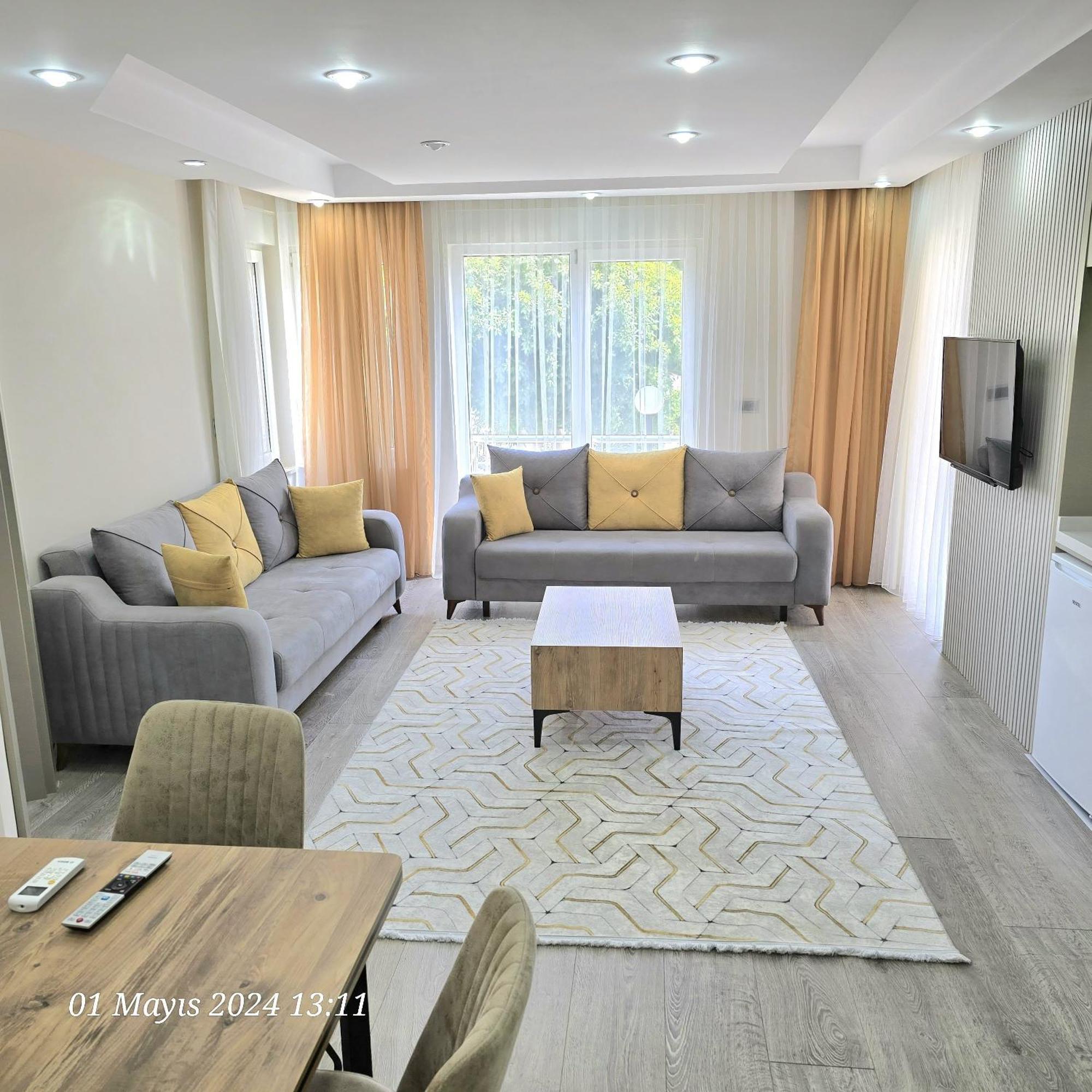 River Park Lara Apart Otel *