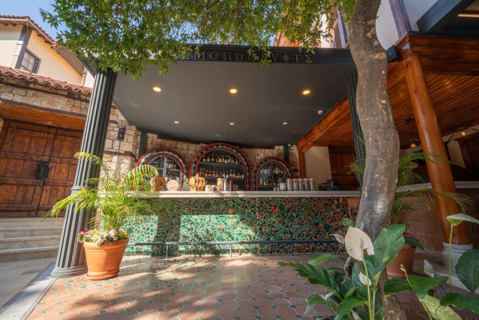 Belmondo Old Town Hotel