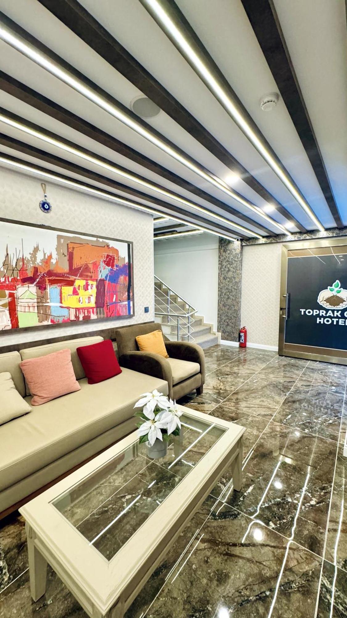 Toprak Otel