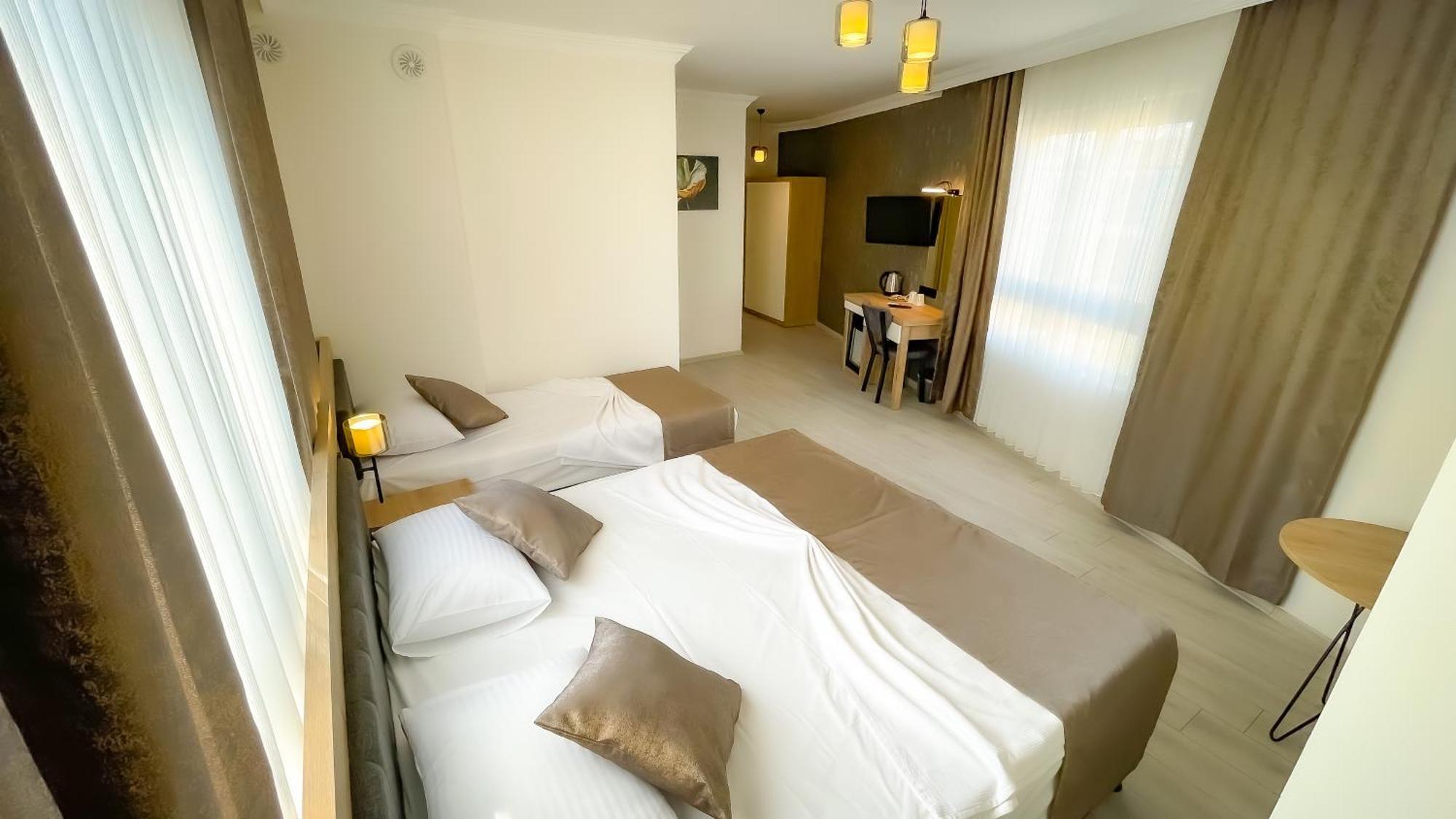 Hotel Bloomtalya *