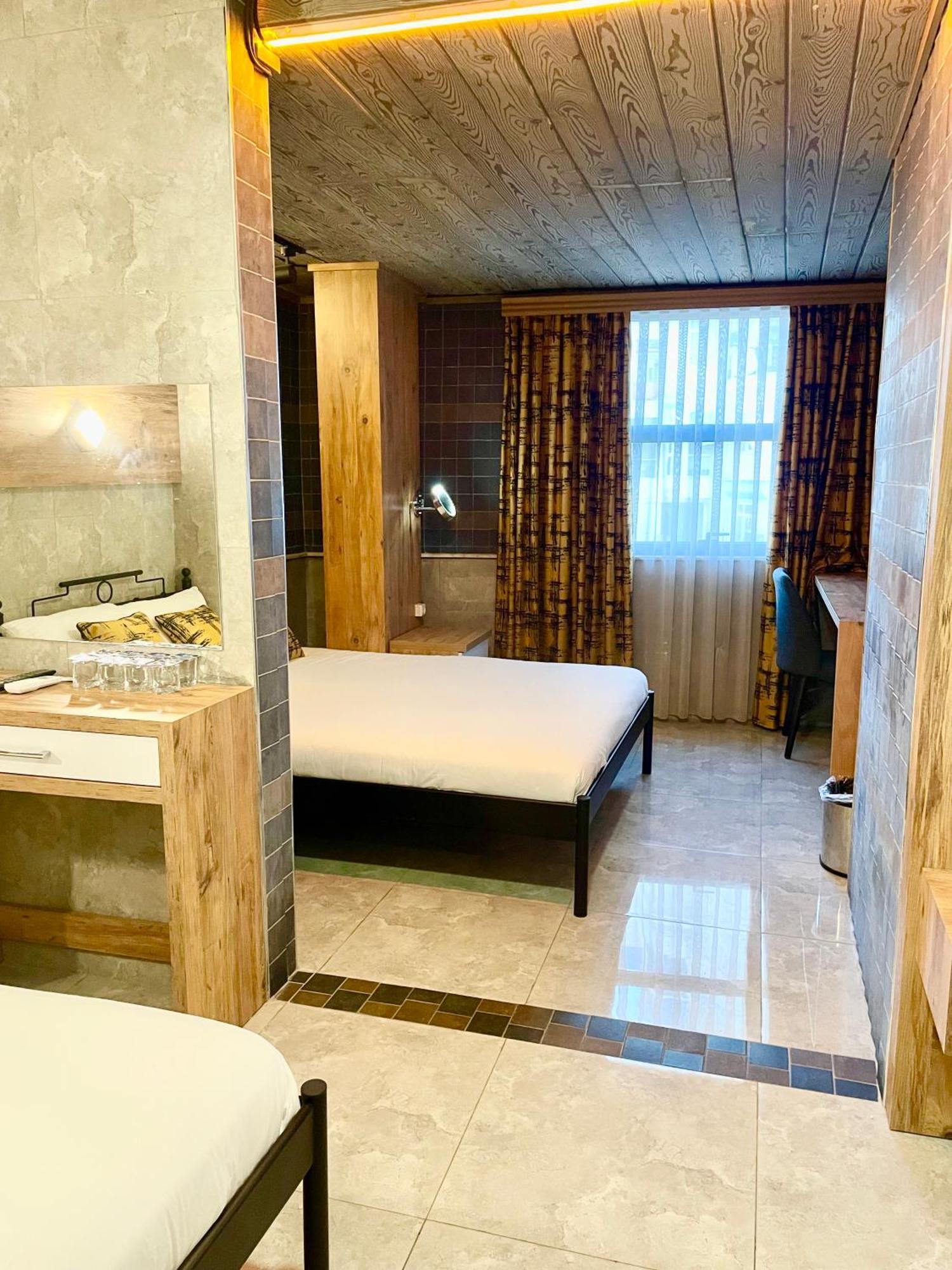 M-oda Hotel *