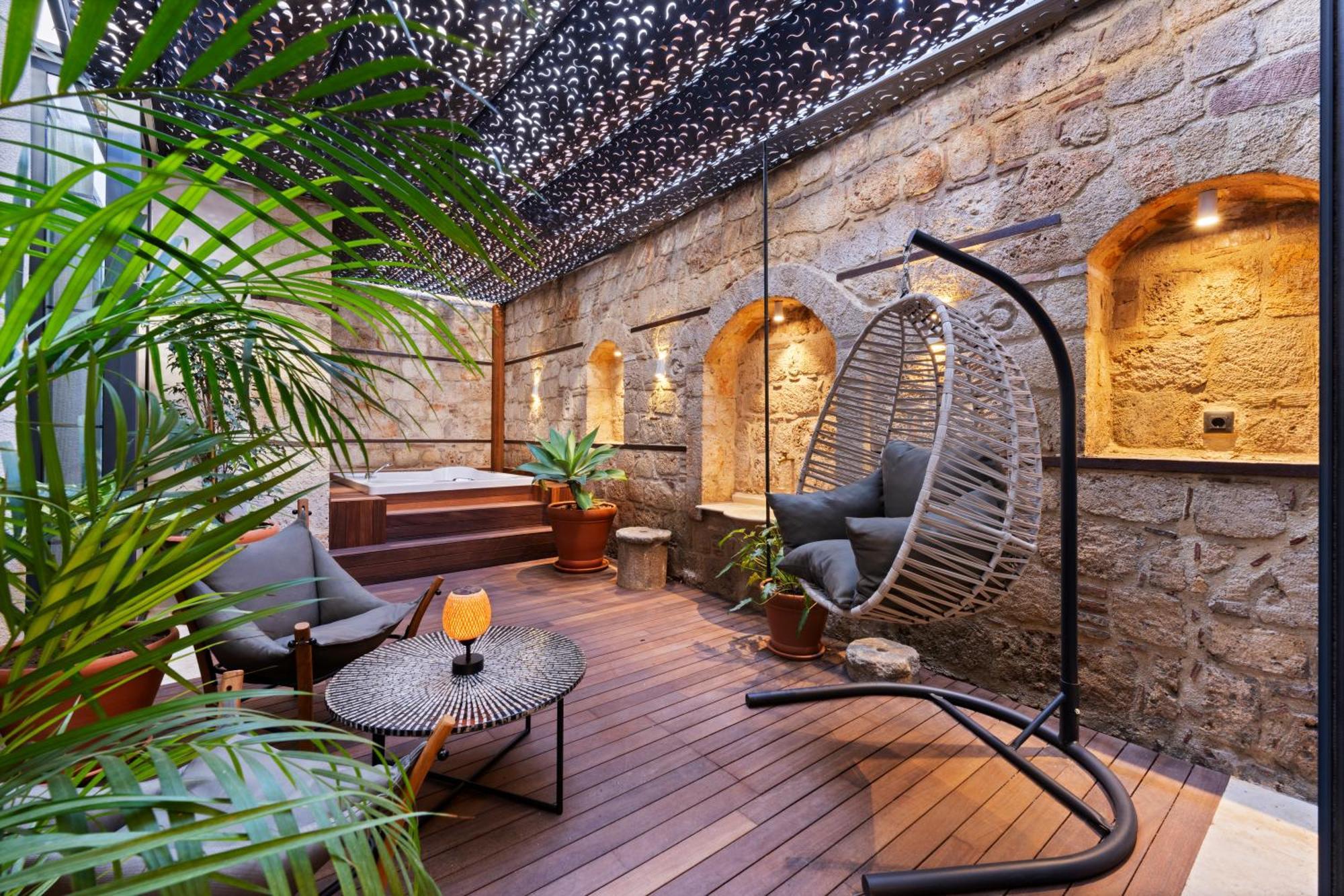 Belmondo Old Town Hotel
