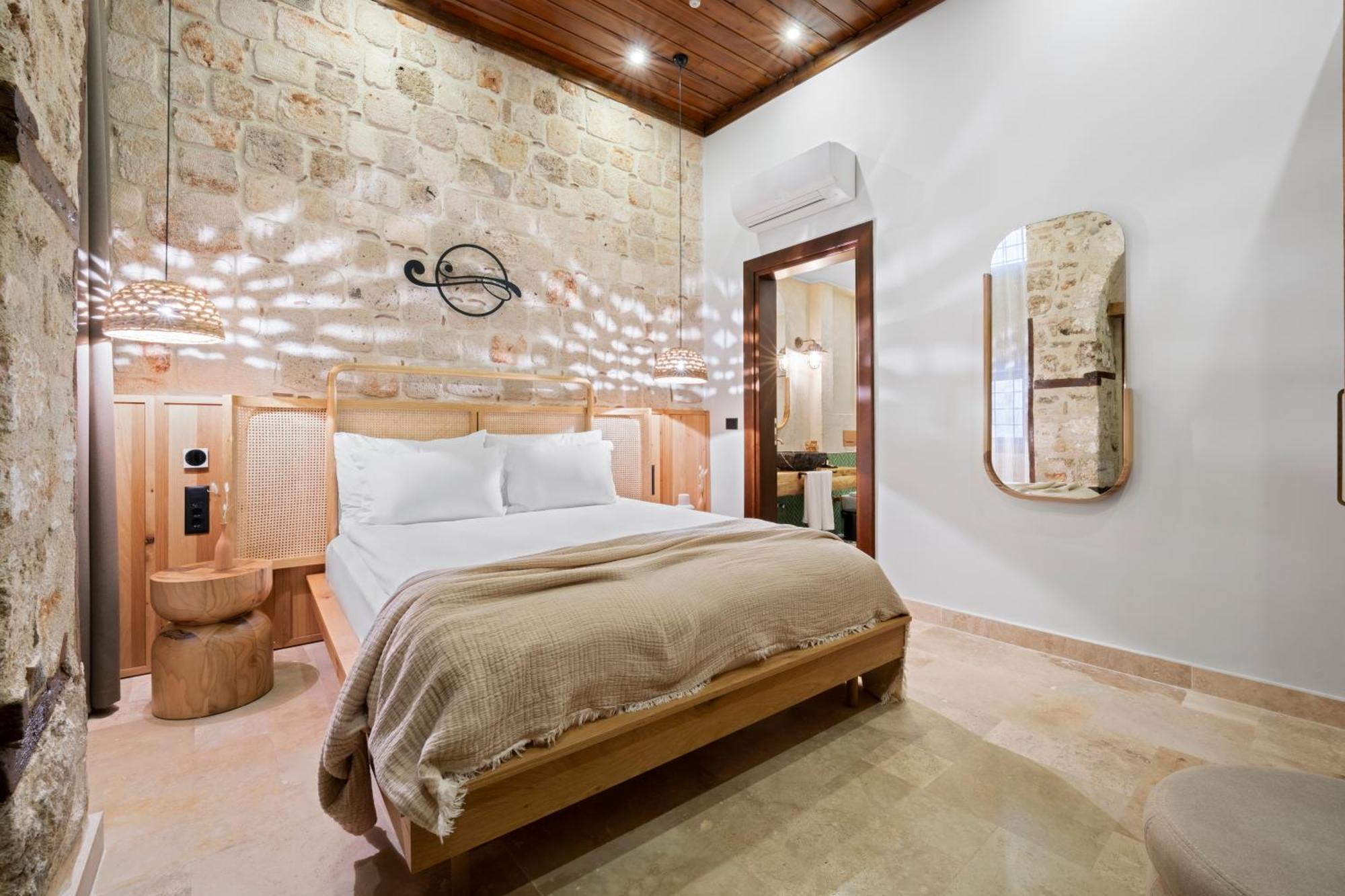 Belmondo Old Town Hotel