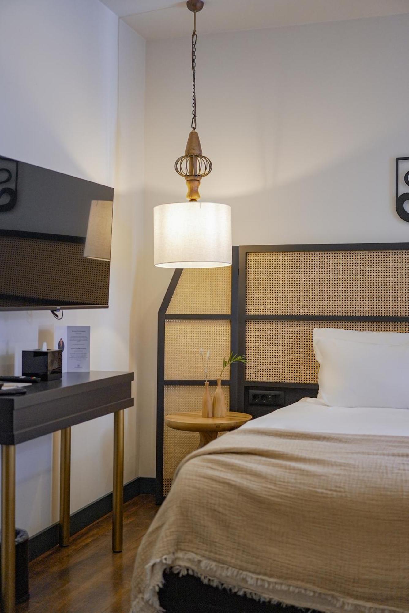Belmondo Old Town Hotel