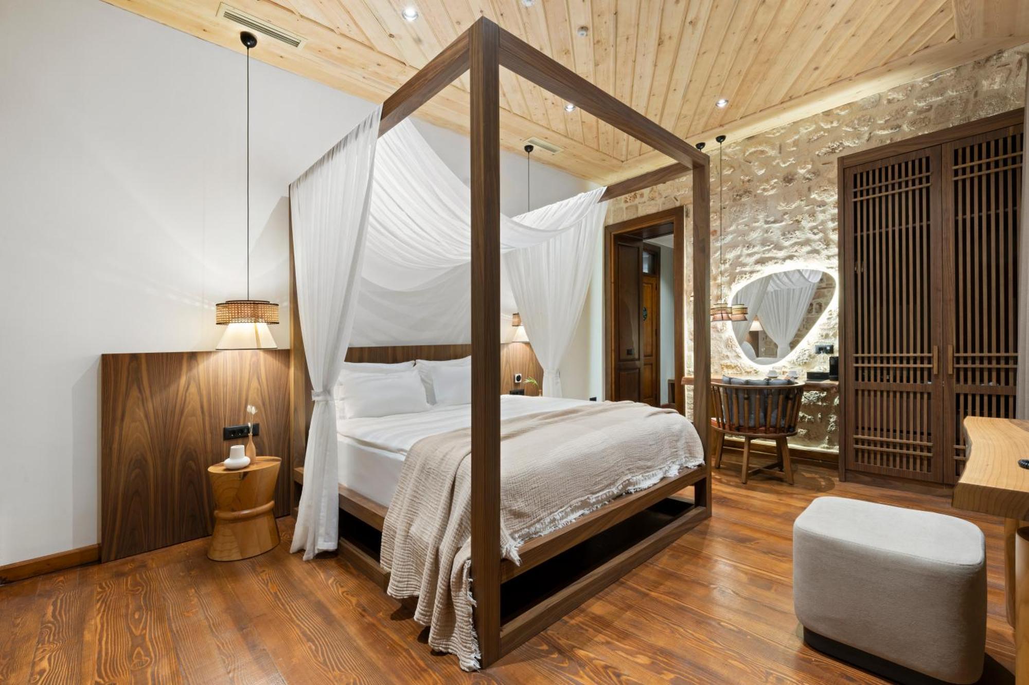 Belmondo Old Town Hotel