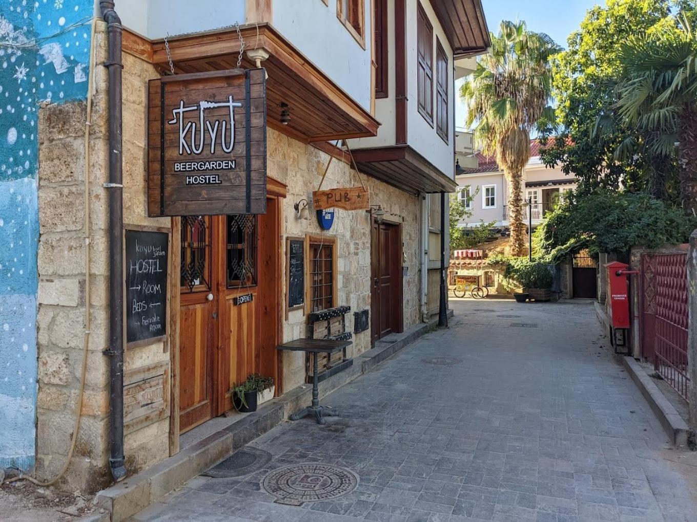 Kuyu Beergarden Hostel Antalya