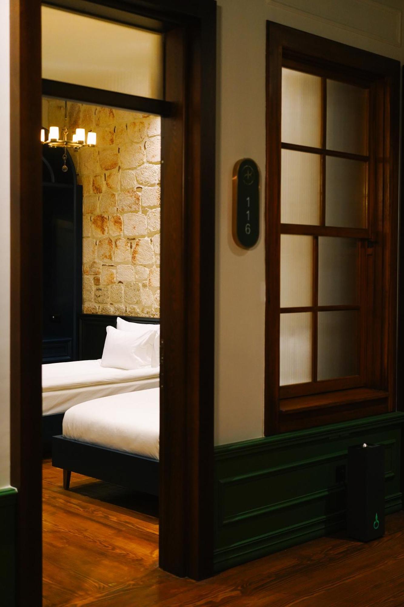 Belmondo Old Town Hotel