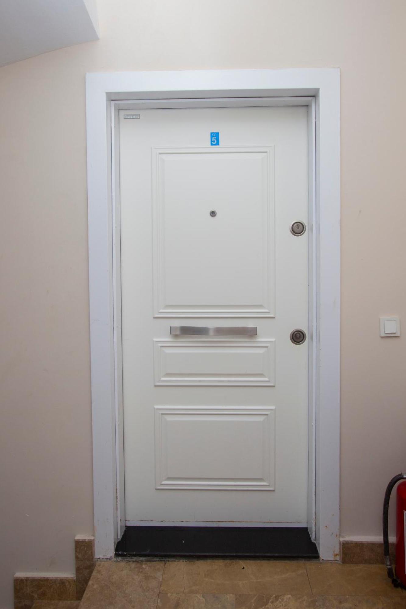 Lara Breeze Homes Apartment