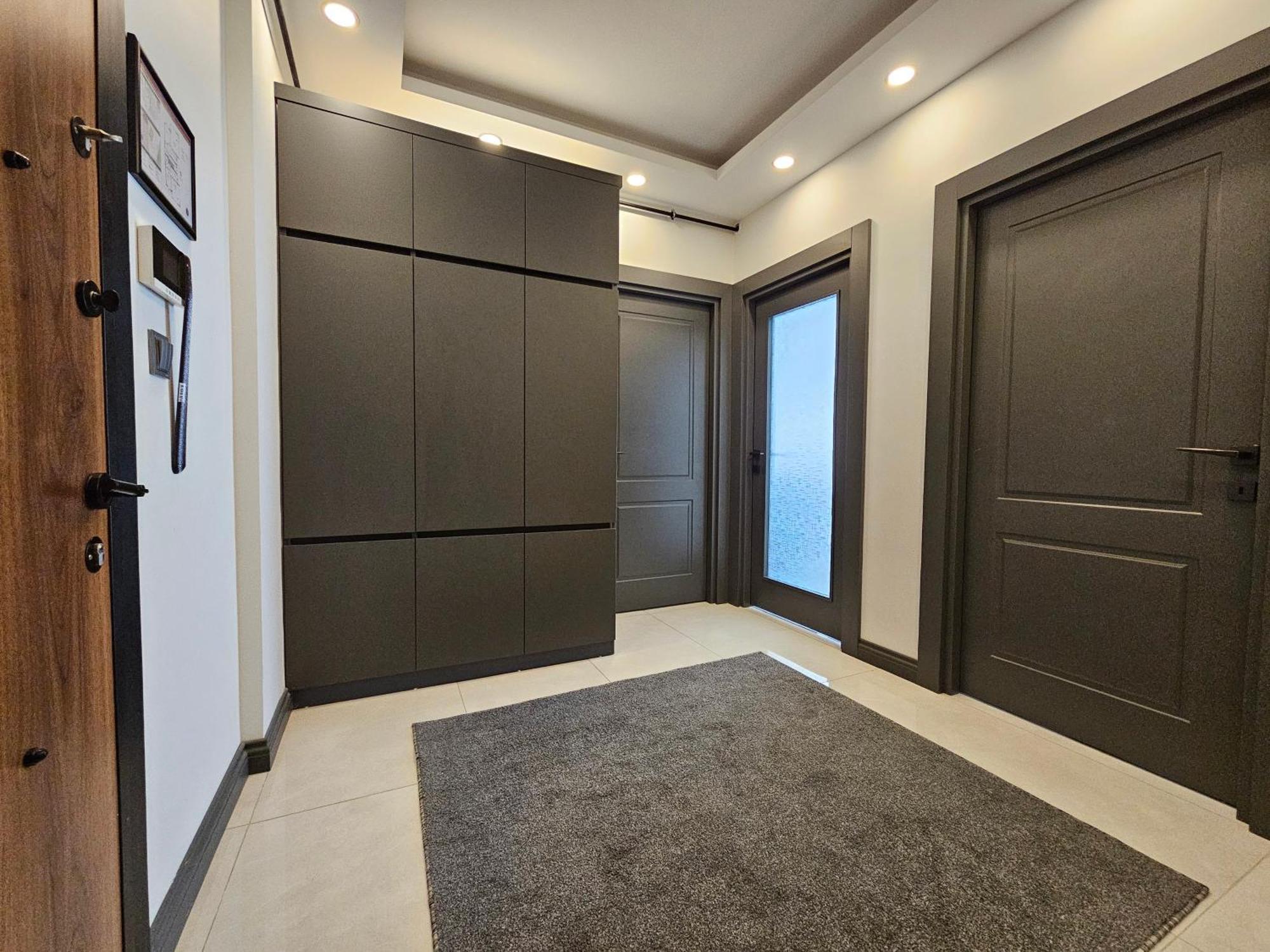 New Flat&large Living Space 2-1 Near Lara Apartment