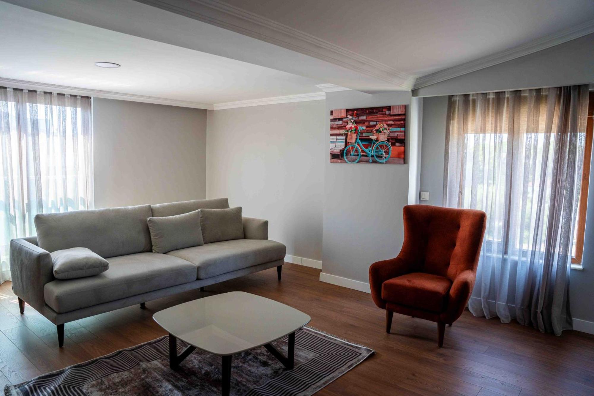 Lara Breeze Homes Apartment