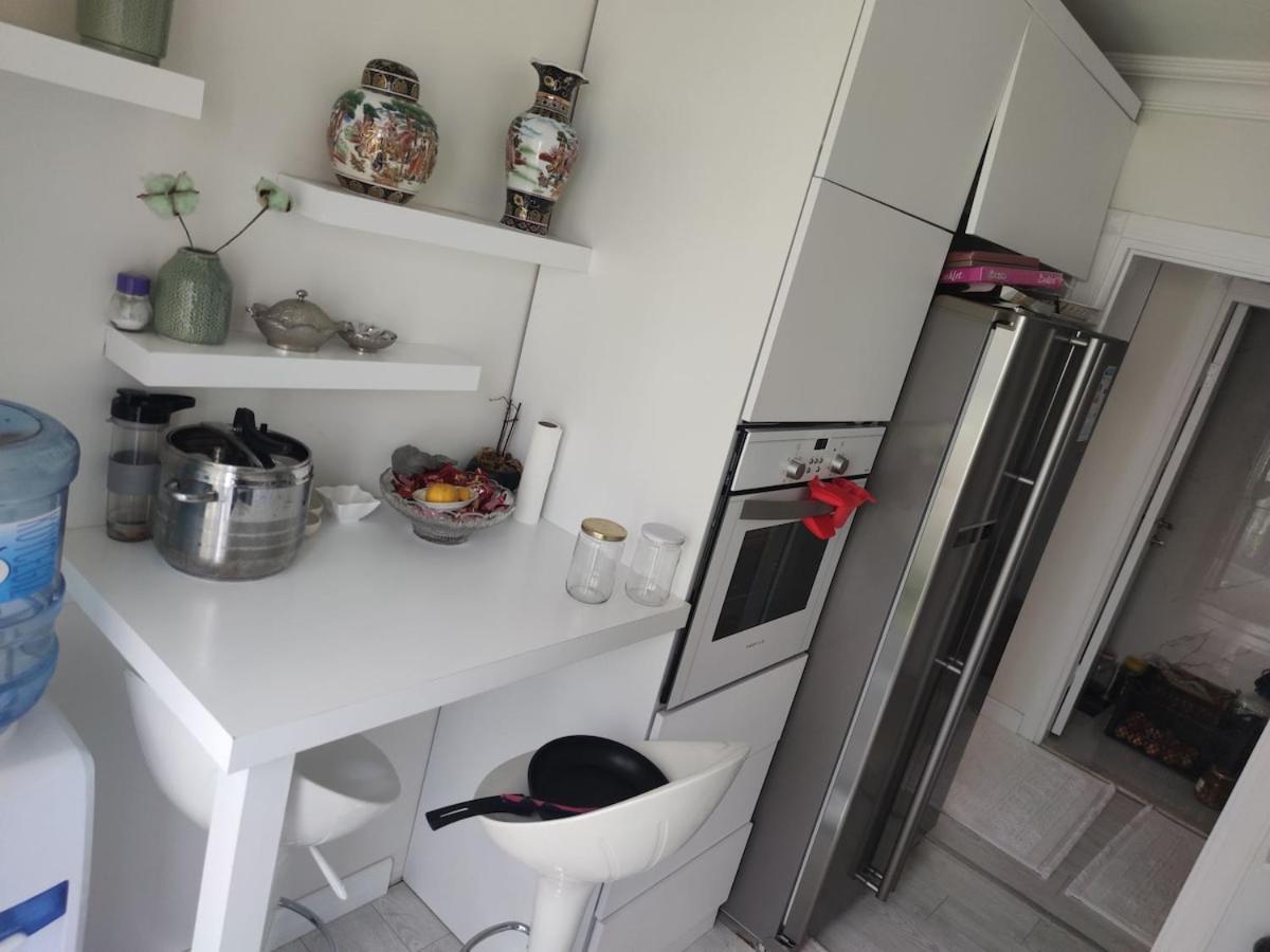 Konyaalti Guersu Denize Sifir Sahilde Full Esyali Lueks Daire Apartment