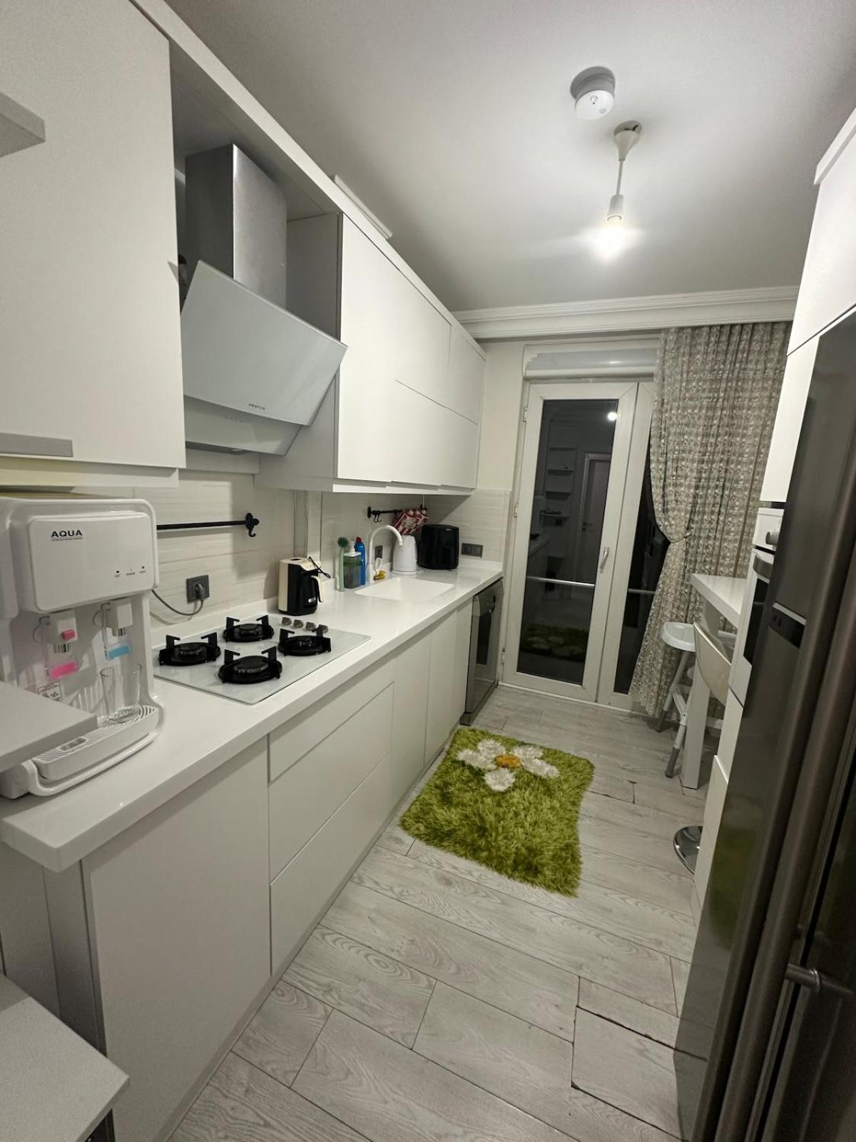 Apartment Konyaalti Guersu Denize Sifir Sahilde Full Esyali Lueks Daire