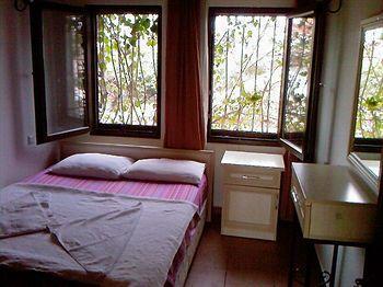 Hotel Sabah 2*