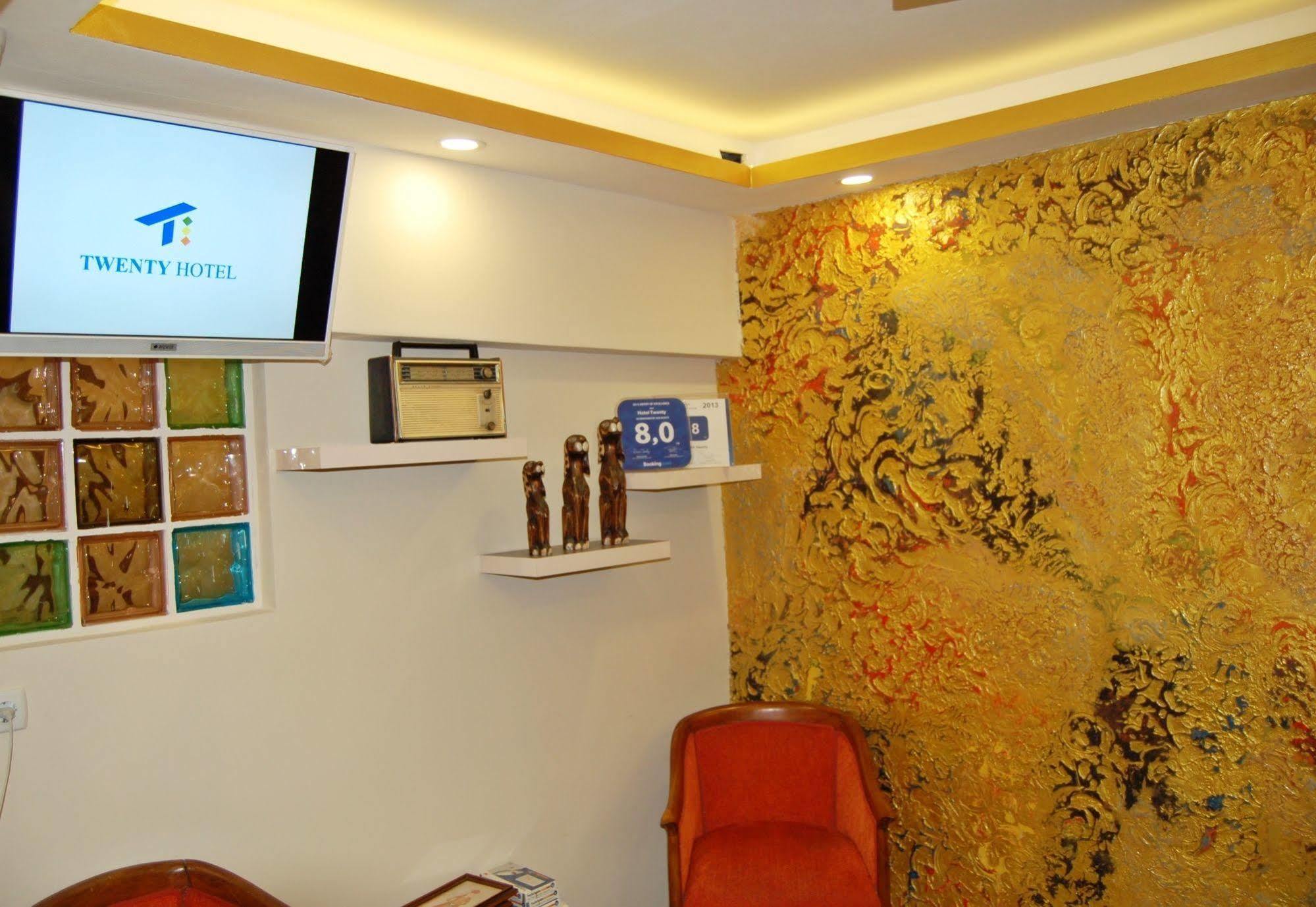Twenty Otel 2*