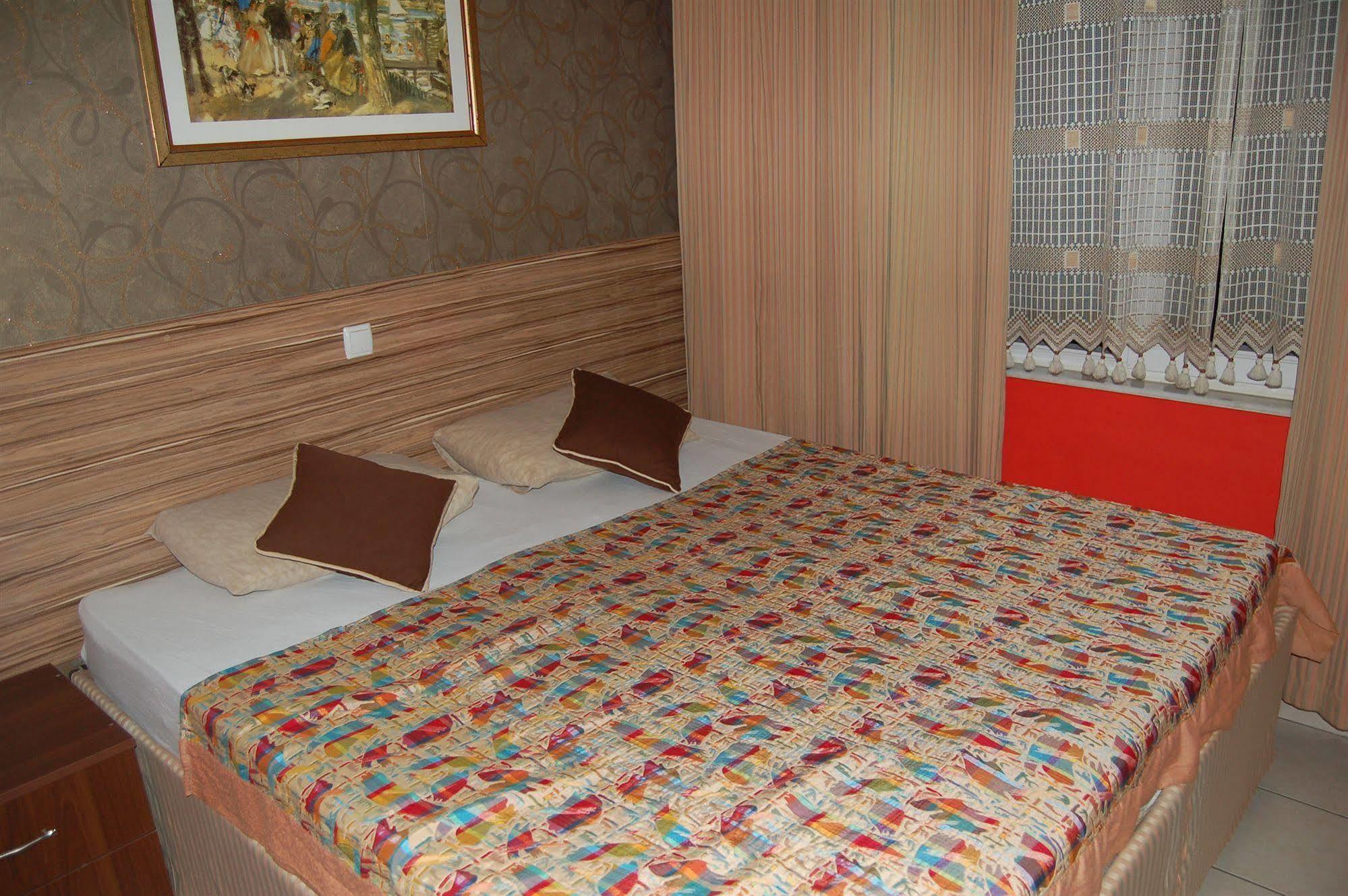Otel Twenty 2*
