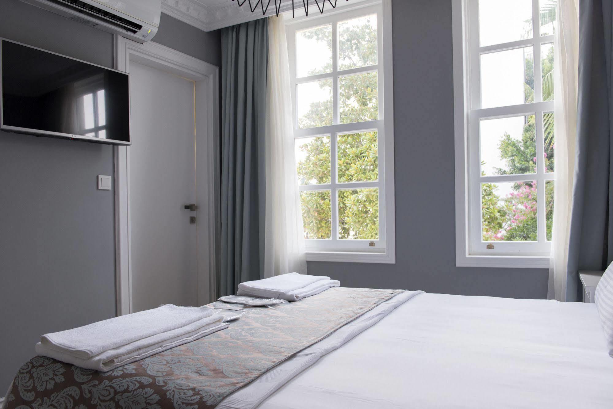 Luna Boutique Hotel 2*