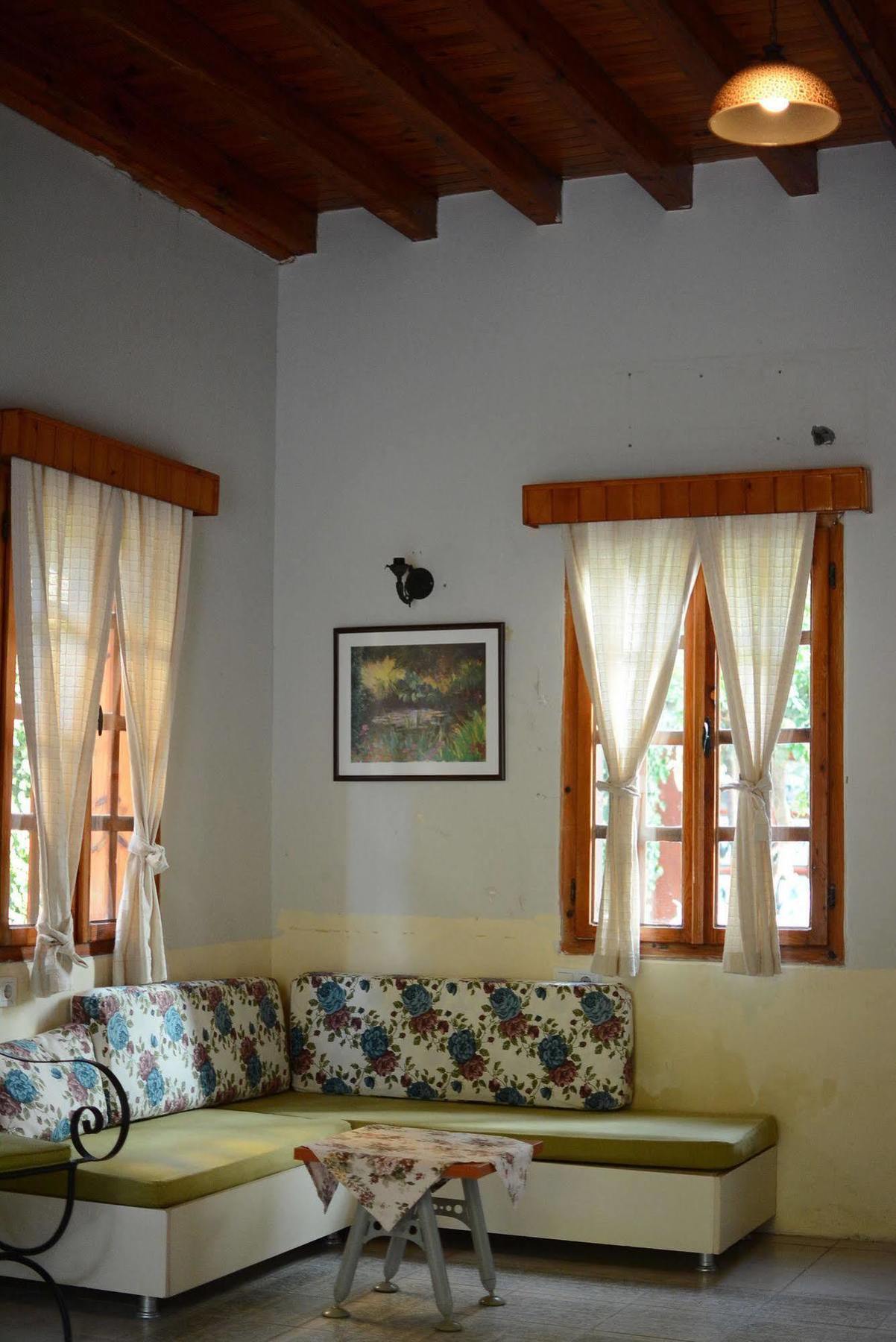 Wood House Hotel