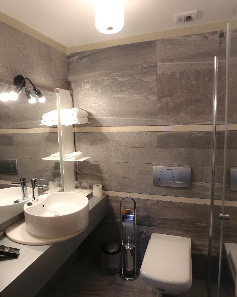 Otel Char Me