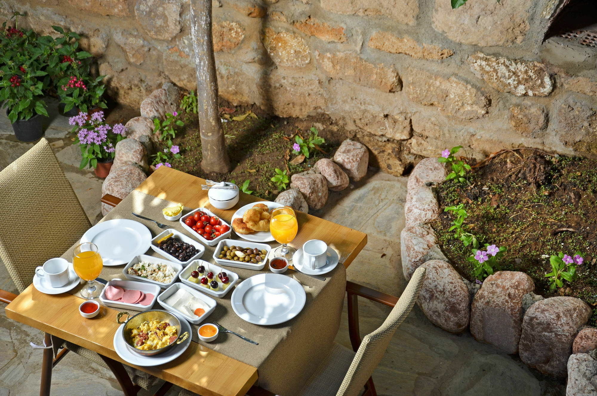 Mellon Premium Hotel 3*