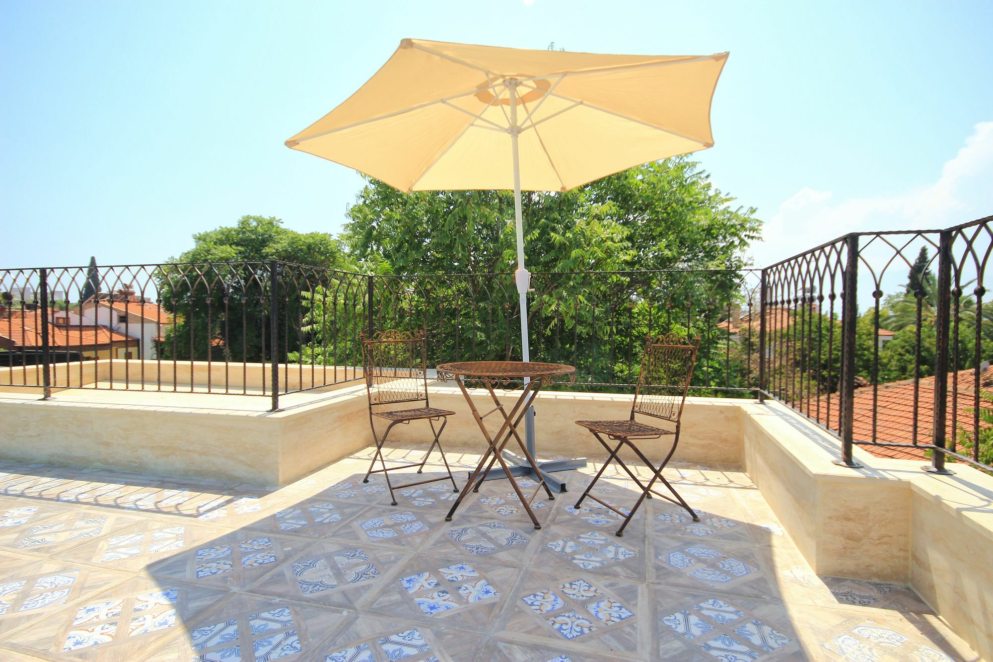 Delight Deluxe Hotel 4*