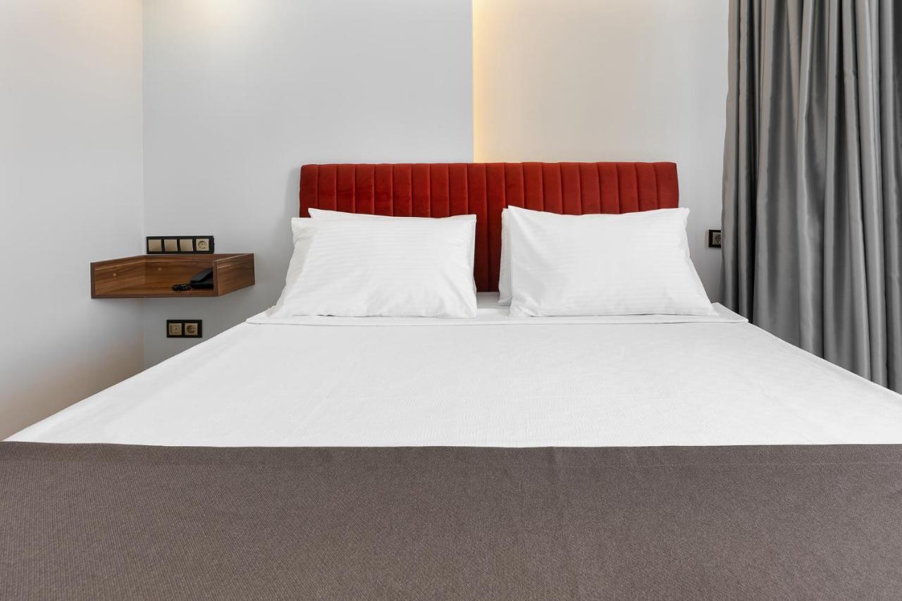 Otel Theluna 3*